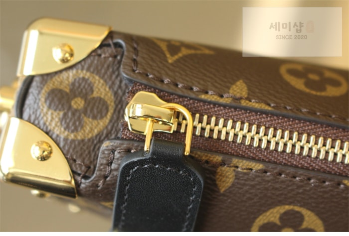 Louis Vuitton 루이비통 슬림 트렁크 모노그램 M13147 모노그램 Bag 9번 이미지