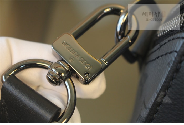 Louis Vuitton 루이비통 시티 키폴 크로스백 이클립스 모노그램 M45936 이클립스 모노그램 Bag 4번 이미지