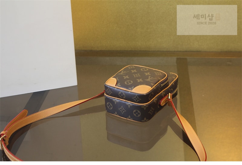 Louis Vuitton 루이비통 아마존 크로스백 모노그램 M14014 모노그램 Bag 4번 이미지