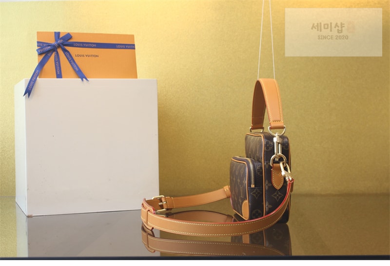Louis Vuitton 루이비통 아카이브 닐 크로스백 모노그램 M14016 모노그램 Bag 7번 이미지