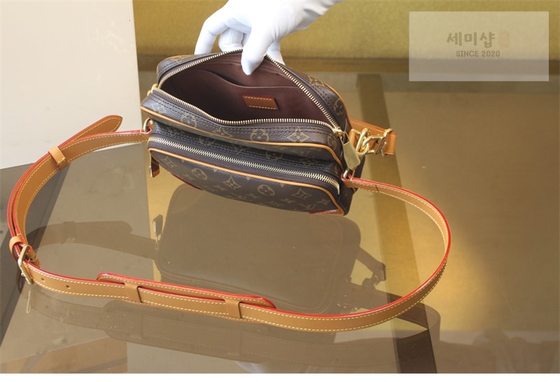 Louis Vuitton 루이비통 아카이브 닐 크로스백 모노그램 M14016 모노그램 Bag 9번 이미지
