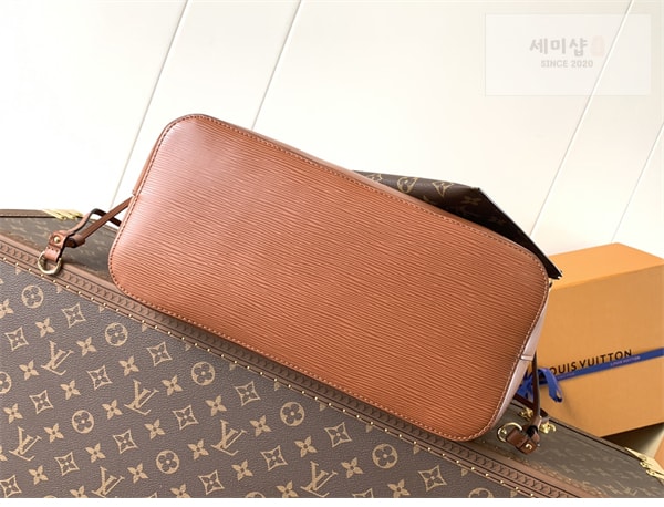 Louis Vuitton 루이비통 에삐 네버풀 MM 토트백 보르네오 그린 Bag 18번 이미지