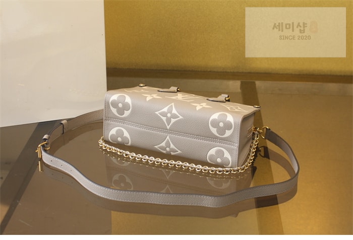 Louis Vuitton 루이비통 온더고 이스트 웨스트 모노그램 앙프렝뜨 M23641 갈렛바이컬러 Bag 8번 이미지