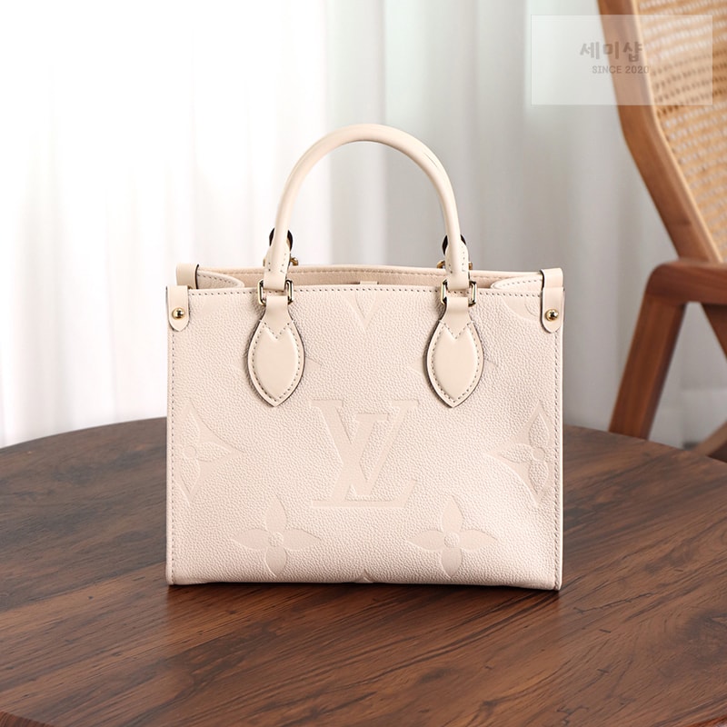 Louis Vuitton 루이비통 온더고 토트백 PM 앙프렝뜨 모노그램 M46569 크림 Bag 6번 이미지