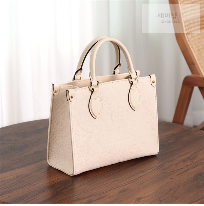 Louis Vuitton 루이비통 온더고 토트백 PM 앙프렝뜨 모노그램 M46569 크림 Bag 5번 이미지