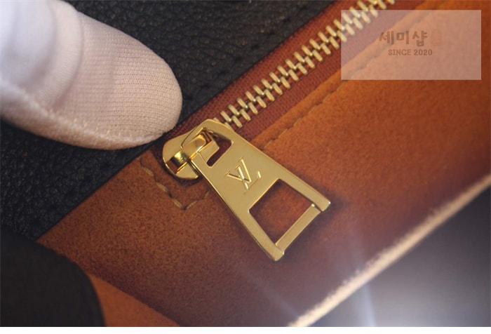 Louis Vuitton 루이비통 온더고 MM 앙프렝뜨 모노그램 M45595 블랙 Bag 6번 이미지