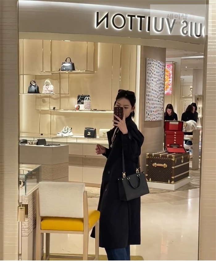 Louis Vuitton 루이비통 온더고 PM 앙프렝뜨 모노그램 M45653 블랙 Bag 4번 이미지