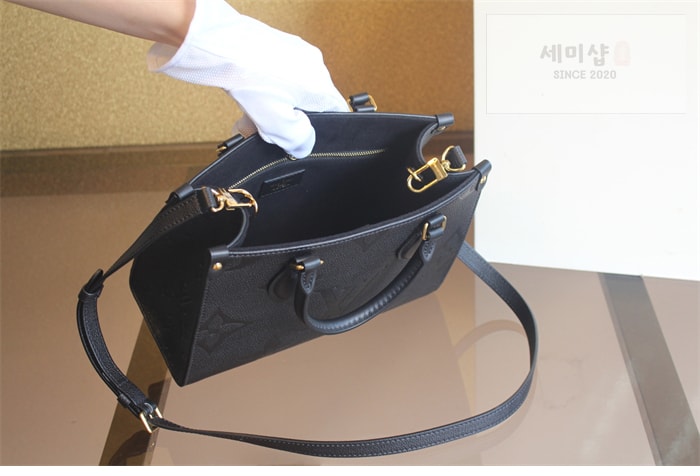 Louis Vuitton 루이비통 온더고 PM 앙프렝뜨 모노그램 M45653 블랙 Bag 11번 이미지