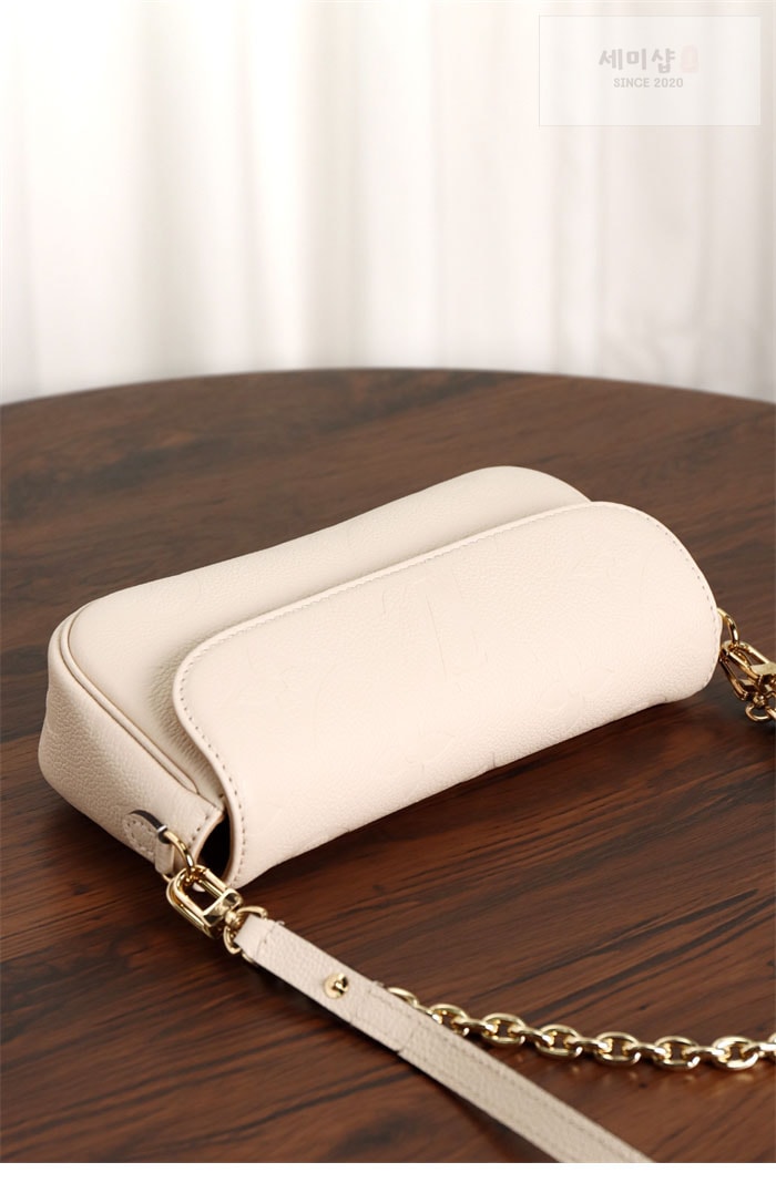 Louis Vuitton 루이비통 월릿 온 체인 아이비 앙프렝뜨 모노그램 M82210 크림 Bag 4번 이미지
