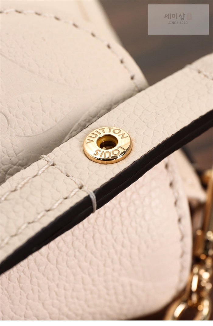 Louis Vuitton 루이비통 월릿 온 체인 아이비 앙프렝뜨 모노그램 M82210 크림 Bag 16번 이미지