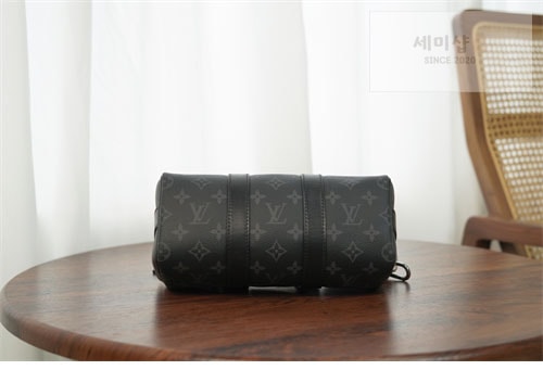 Louis Vuitton 루이비통 이클립스 모노그램 리버스 키폴 반둘리에 25 M46271 이클립스 모노그램 Bag 12번 이미지