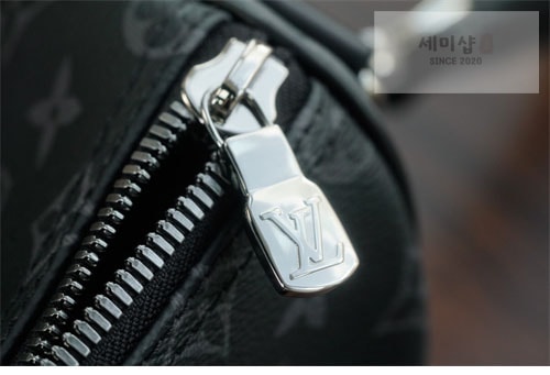 Louis Vuitton 루이비통 이클립스 모노그램 리버스 키폴 반둘리에 25 M46271 이클립스 모노그램 Bag 19번 이미지