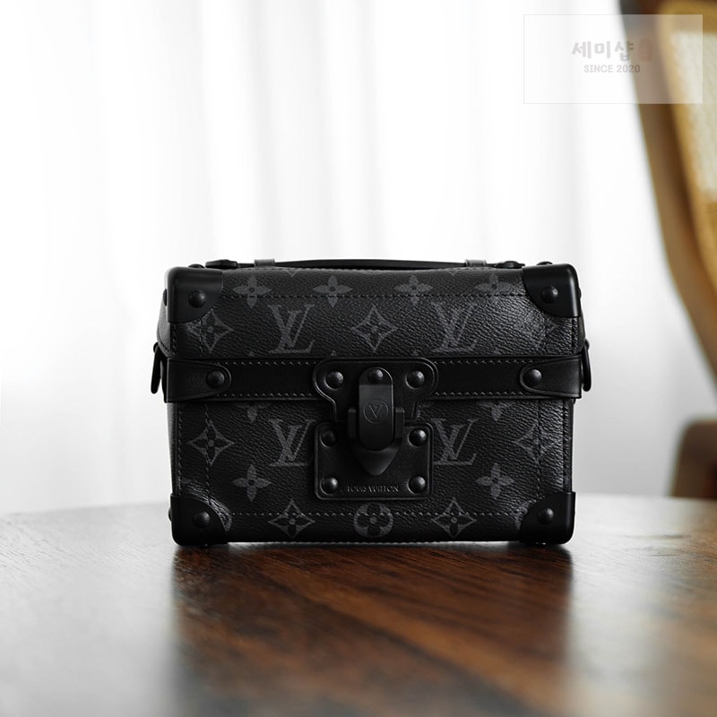 Louis Vuitton 루이비통 이클립스 모노그램 소울 트렁크 백 M11743 이클립스 모노그램 Bag 3번 이미지