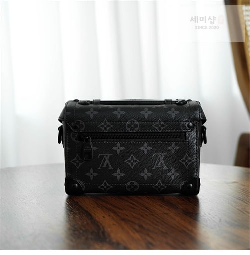 Louis Vuitton 루이비통 이클립스 모노그램 소울 트렁크 백 M11743 이클립스 모노그램 Bag 10번 이미지