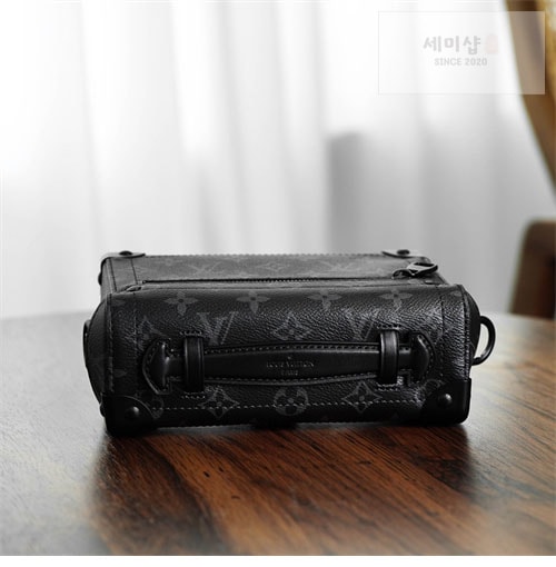 Louis Vuitton 루이비통 이클립스 모노그램 소울 트렁크 백 M11743 이클립스 모노그램 Bag 2번 이미지