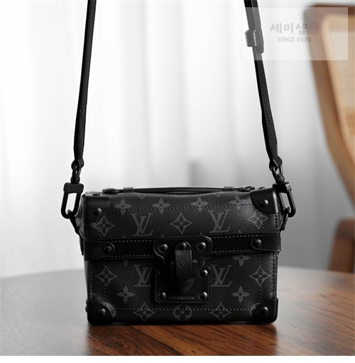 Louis Vuitton 루이비통 이클립스 모노그램 소울 트렁크 백 M11743 이클립스 모노그램 Bag 11번 이미지