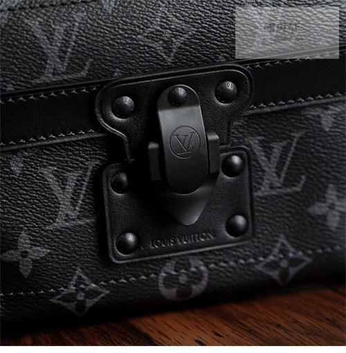 Louis Vuitton 루이비통 이클립스 모노그램 소울 트렁크 백 M11743 이클립스 모노그램 Bag 12번 이미지