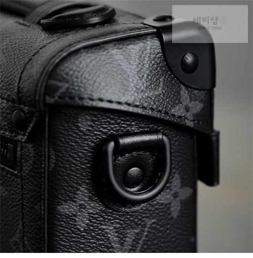 Louis Vuitton 루이비통 이클립스 모노그램 소울 트렁크 백 M11743 이클립스 모노그램 Bag 17번 이미지