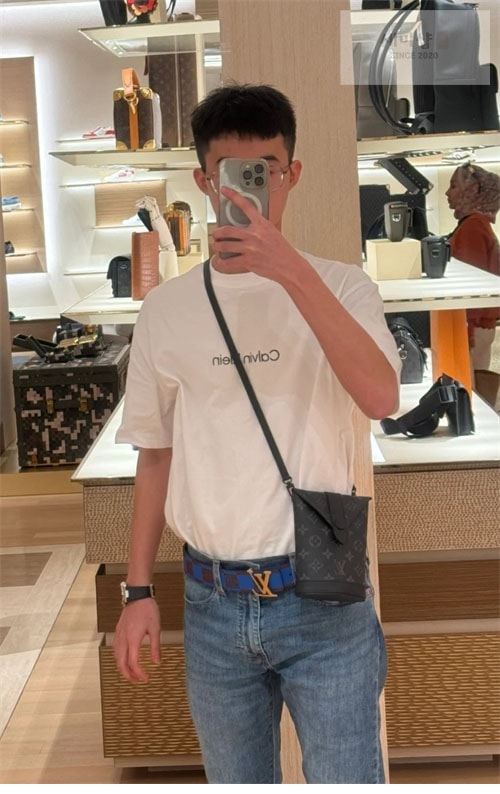 Louis Vuitton 루이비통 이클립스 모노그램 엔벨로프 파우치 M11613 이클립스 모노그램 Bag 10번 이미지