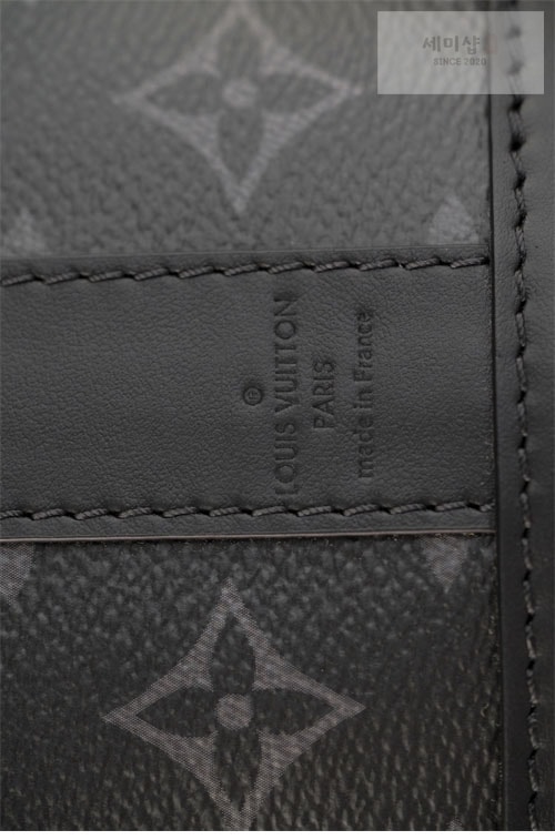 Louis Vuitton 루이비통 이클립스 모노그램 엔벨로프 파우치 M11613 이클립스 모노그램 Bag 18번 이미지