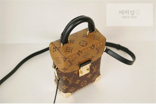 Louis Vuitton 루이비통 카메라 박스 모노그램 M82465 모노그램 Bag 17번 이미지
