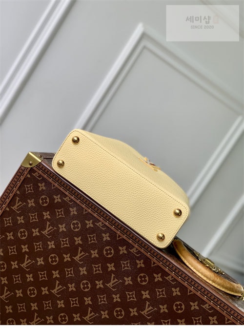 Louis Vuitton 루이비통 카퓌신 BB 토트백 M24120 블루 올림프 Bag 7번 이미지