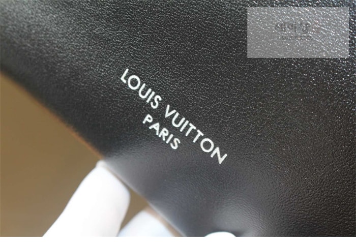 Louis Vuitton 루이비통 캐리올 카고 MM M25143 블랙 Bag 3번 이미지
