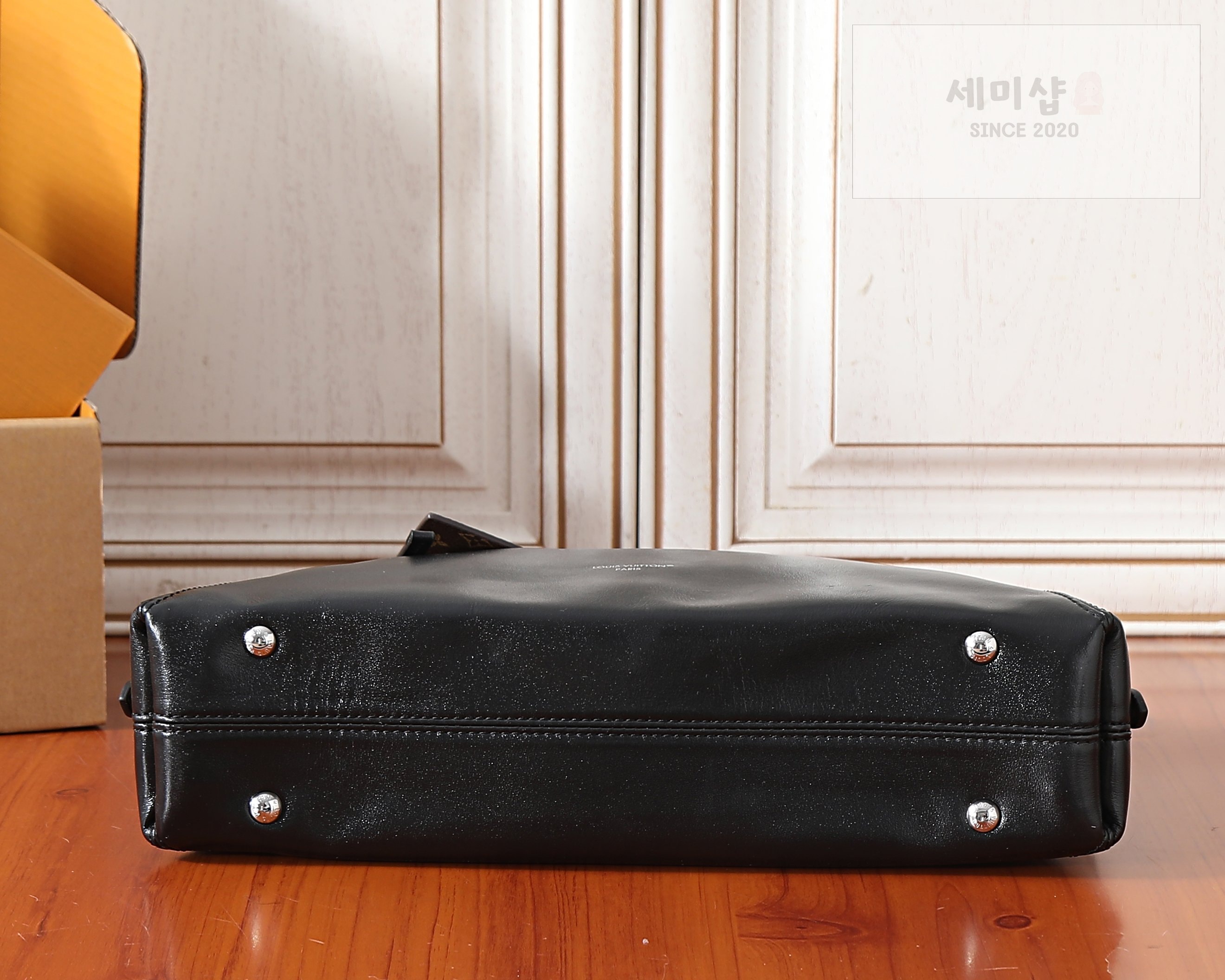 루이비통 루이비통 캐리올 이스트 웨스트 Bag 4번 이미지