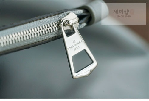 Louis Vuitton 루이비통 캐리올 카고 MM M25143 그레이 Bag 6번 이미지