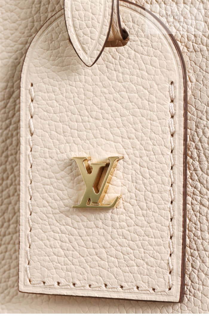 Louis Vuitton 루이비통 캐리올 PM 앙프렝트 모노그램 M46293 크림 Bag 5번 이미지