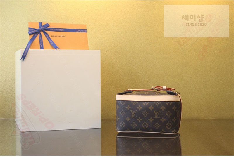 Louis Vuitton 루이비통 크루저 토일레트리 모노그램 캔버스 M15350 모노그램 캔버스 Bag 2번 이미지