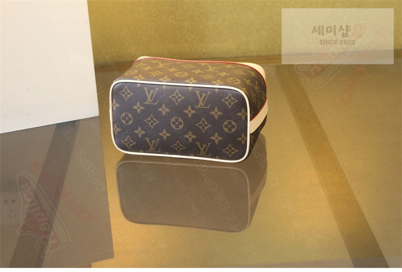 Louis Vuitton 루이비통 크루저 토일레트리 모노그램 캔버스 M15350 모노그램 캔버스 Bag 4번 이미지