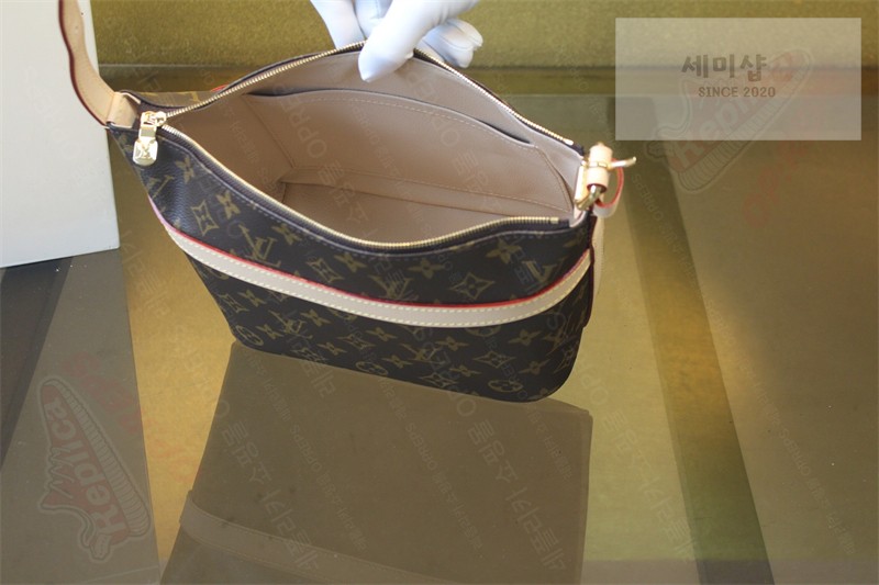 Louis Vuitton 루이비통 크루저 토일레트리 모노그램 캔버스 M15350 모노그램 캔버스 Bag 7번 이미지