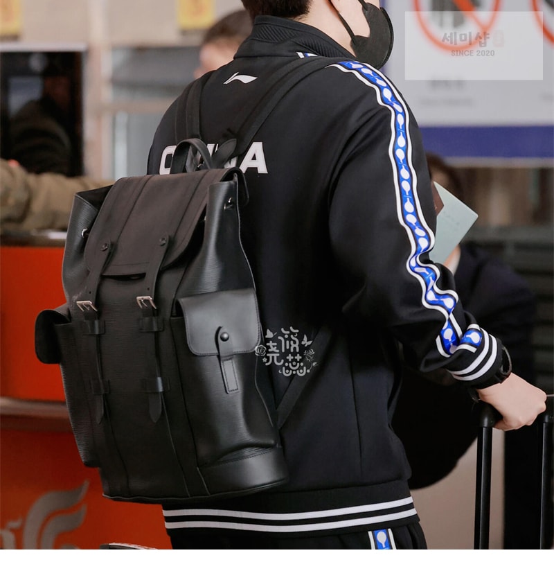 Louis Vuitton 루이비통 크리스토퍼 MM 에피 블랙 M24326 에피 Bag 1번 이미지