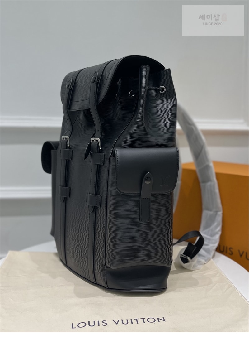 Louis Vuitton 루이비통 크리스토퍼 MM 에피 블랙 M24326 에피 Bag 7번 이미지