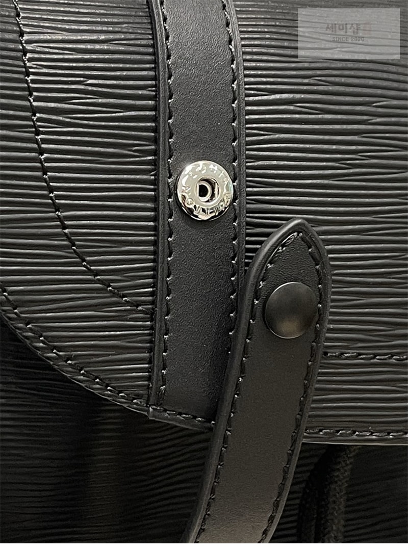 Louis Vuitton 루이비통 크리스토퍼 MM 에피 블랙 M24326 에피 Bag 4번 이미지