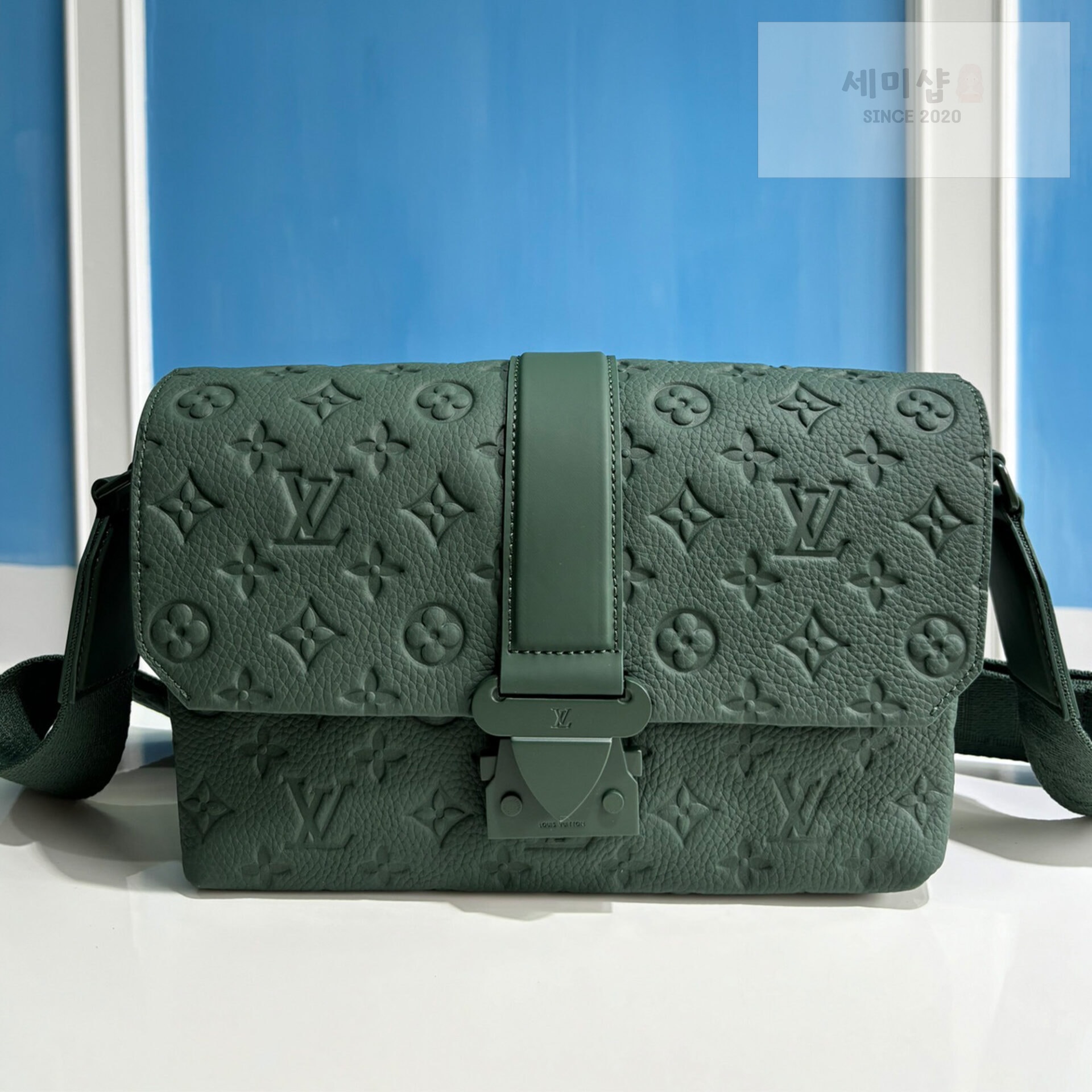 Louis Vuitton 루이비통 타우리온 모노그램 에스케이프 메신저 백 올리브 Bag 2번 이미지