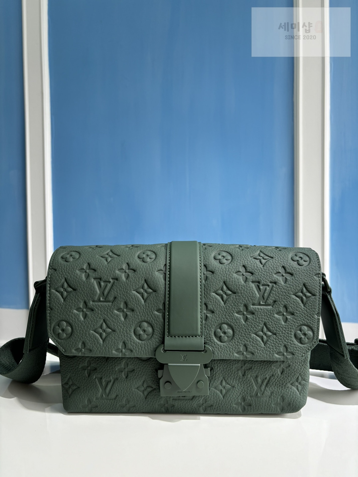 Louis Vuitton 루이비통 타우리온 모노그램 에스케이프 메신저 백 올리브 Bag 5번 이미지