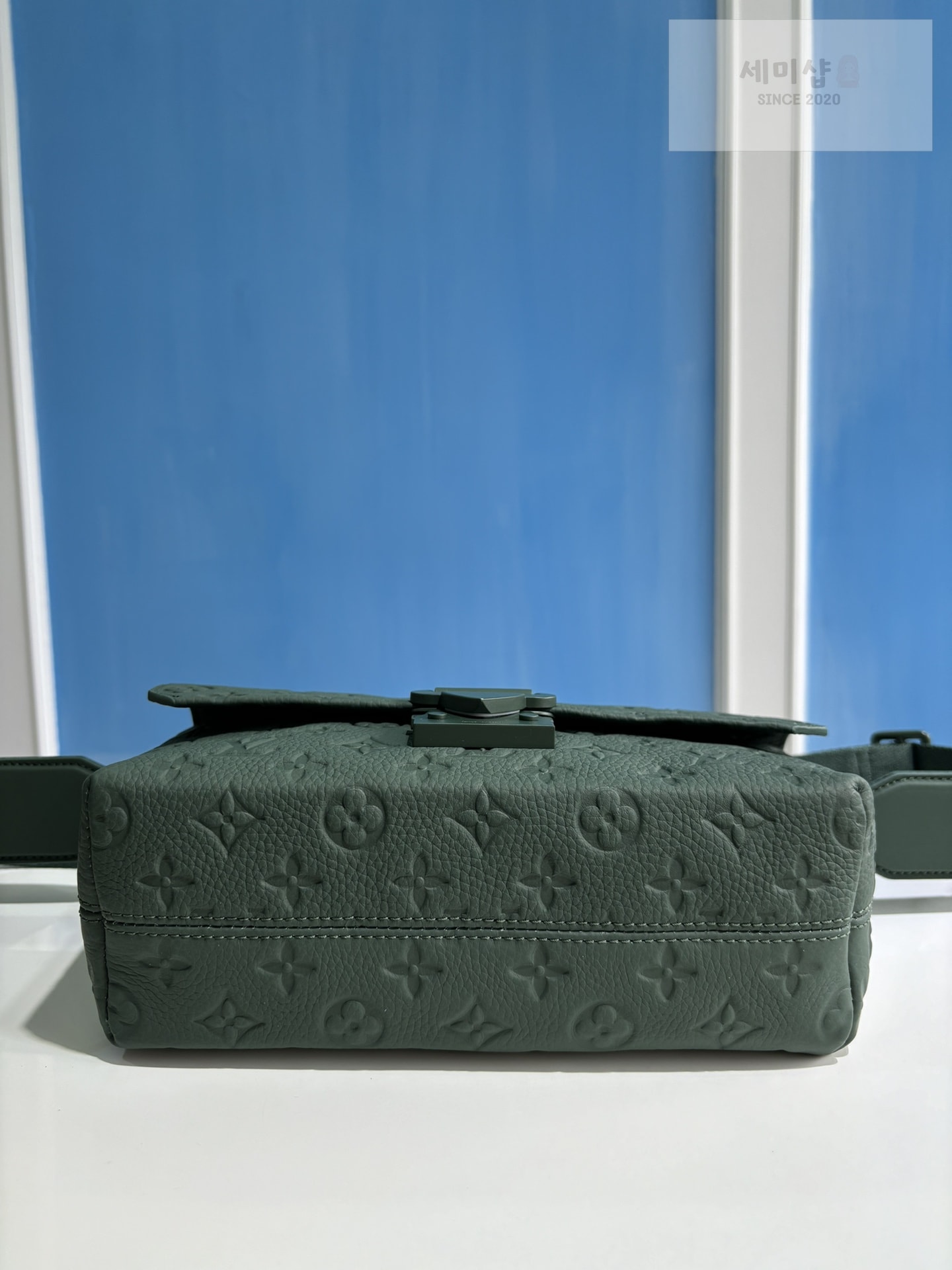 Louis Vuitton 루이비통 타우리온 모노그램 에스케이프 메신저 백 올리브 Bag 6번 이미지