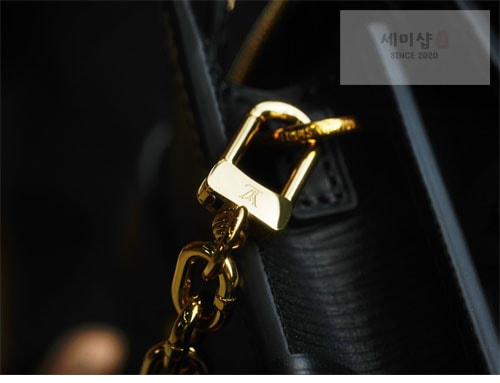 Louis Vuitton 루이비통 트렁크 클러치 M43596 에피 Bag 17번 이미지