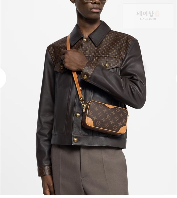 Louis Vuitton 루이비통 트로카데로 웨어러블 월릿 모노그램 M14058 모노그램 Bag 3번 이미지
