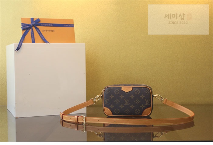 Louis Vuitton 루이비통 트로카데로 웨어러블 월릿 모노그램 M14058 모노그램 Bag 1번 이미지