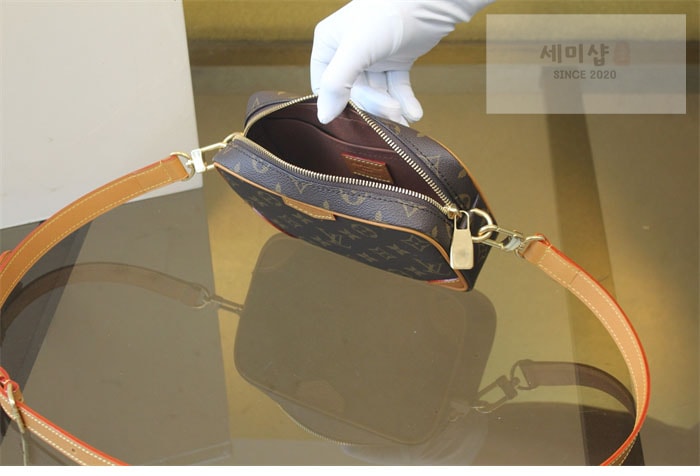 Louis Vuitton 루이비통 트로카데로 웨어러블 월릿 모노그램 M14058 모노그램 Bag 9번 이미지