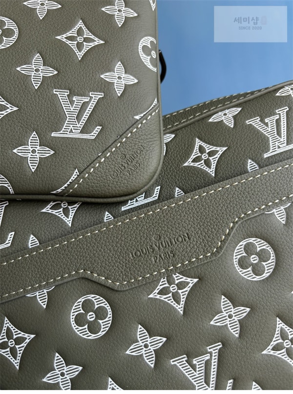 Louis Vuitton 루이비통 트리오 메신저백 그린 쉐도우 모노그램 M12490 올리브 모노그램 Bag 9번 이미지
