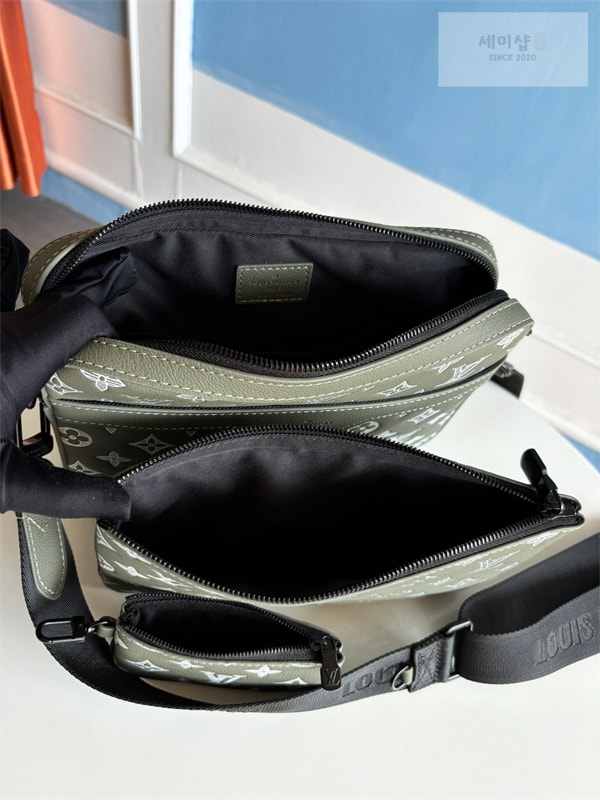 Louis Vuitton 루이비통 트리오 메신저백 그린 쉐도우 모노그램 M12490 올리브 모노그램 Bag 6번 이미지