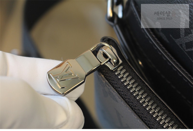 Louis Vuitton 루이비통 트리오 메신저 백 이클립스 모노그램 M69443 이클립스 모노그램 Bag 5번 이미지