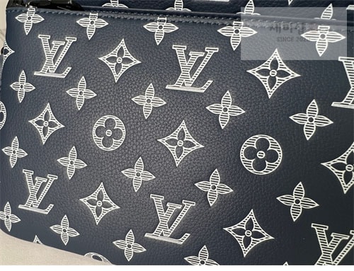 Louis Vuitton 루이비통 트리오 쉐도우 모노그램 메신저백 M24753 네이비 모노그램 Bag 12번 이미지