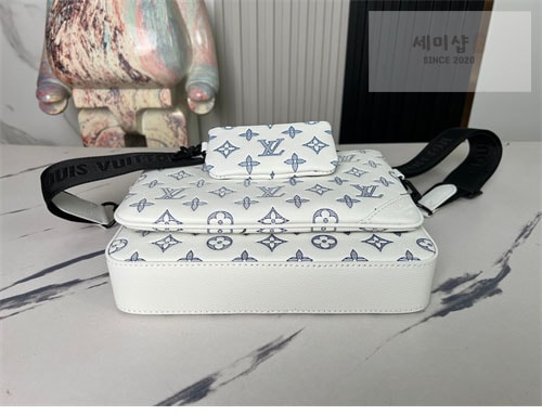 Louis Vuitton 루이비통 트리오 쉐도우 모노그램 메신저백 M24754 화이트 모노그램 Bag 11번 이미지