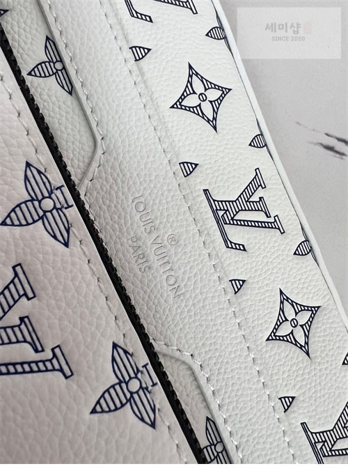 Louis Vuitton 루이비통 트리오 쉐도우 모노그램 메신저백 M24754 화이트 모노그램 Bag 13번 이미지