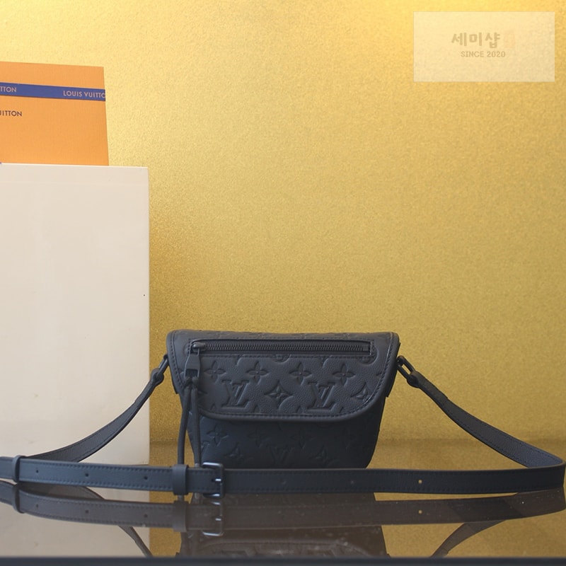 Louis Vuitton 루이비통 펄스 웨어러블 월릿 쉐도우 모노그램 M12636 토뤼옹 Bag 7번 이미지